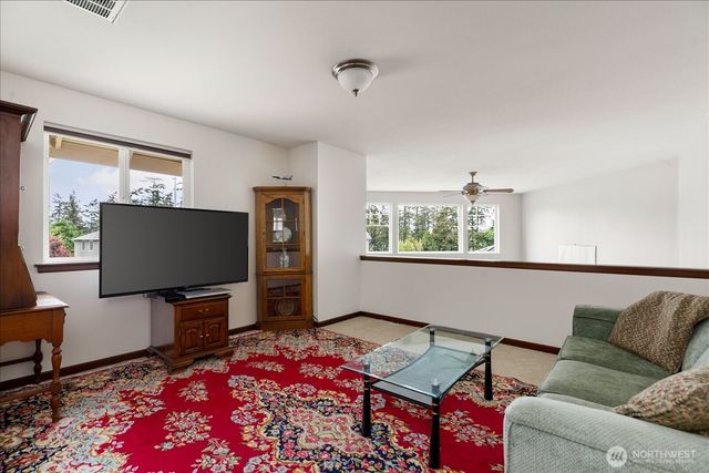 2777 SW Fairway Point Drive, Oak Harbor, WA 98277
