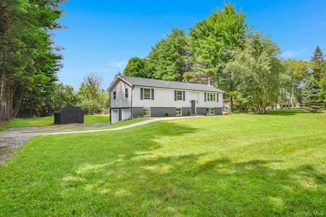 36 Bronson Road, Poughquag, NY 12570