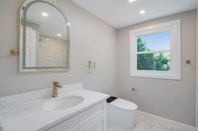 36 Bronson Road, Poughquag, NY 12570