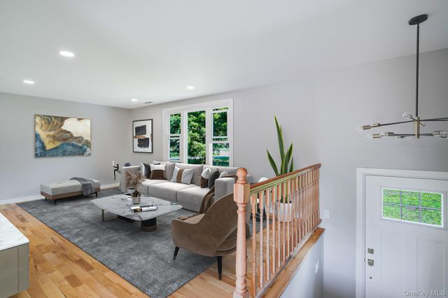 36 Bronson Road, Poughquag, NY 12570