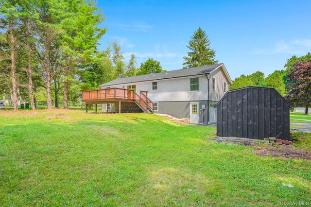 36 Bronson Road, Poughquag, NY 12570