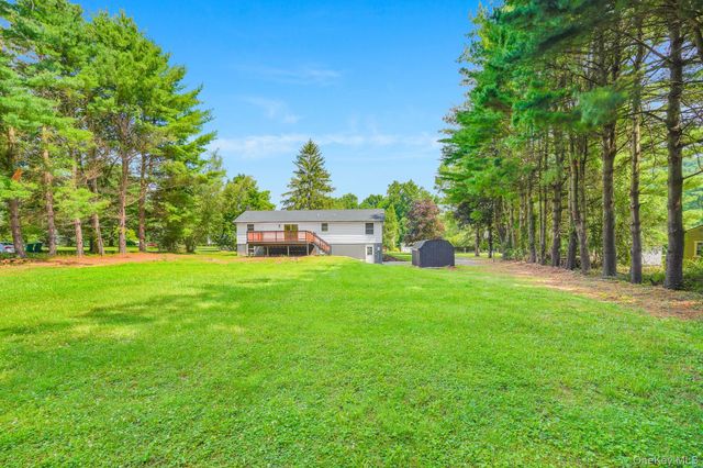 36 Bronson Road, Poughquag, NY 12570