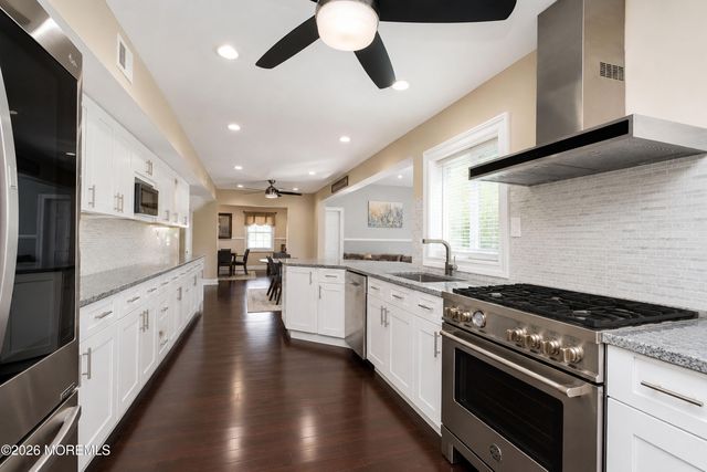 23 Beacon Lane, Matawan, NJ 07747