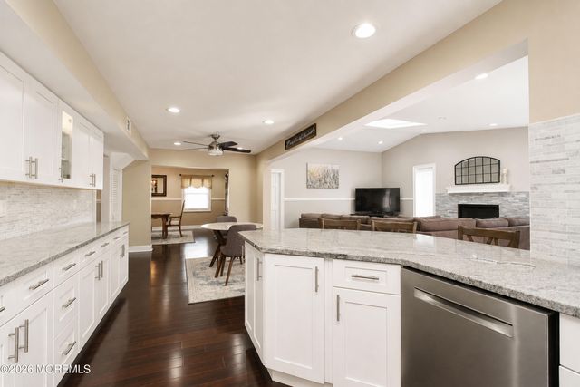 23 Beacon Lane, Matawan, NJ 07747