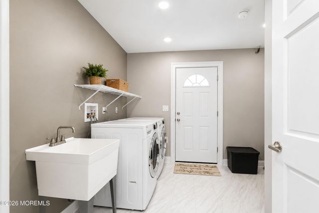 23 Beacon Lane, Matawan, NJ 07747