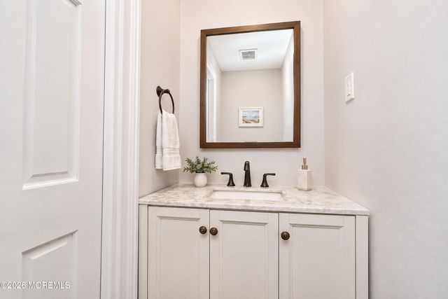 23 Beacon Lane, Matawan, NJ 07747