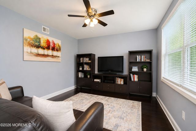 23 Beacon Lane, Matawan, NJ 07747
