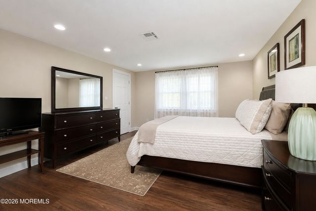 23 Beacon Lane, Matawan, NJ 07747