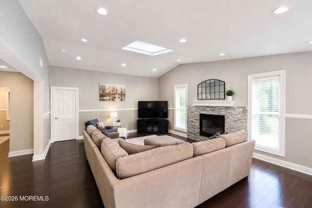 23 Beacon Lane, Matawan, NJ 07747