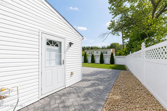 23 Beacon Lane, Matawan, NJ 07747
