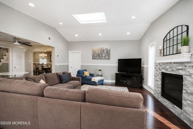 23 Beacon Lane, Matawan, NJ 07747