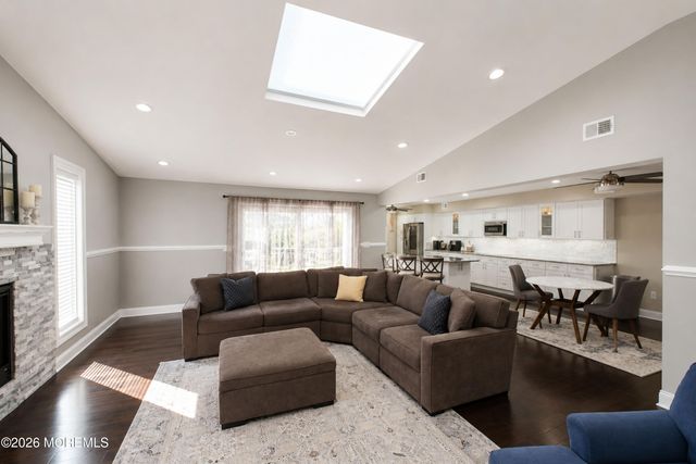 23 Beacon Lane, Matawan, NJ 07747