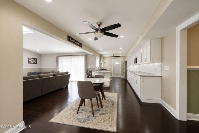23 Beacon Lane, Matawan, NJ 07747