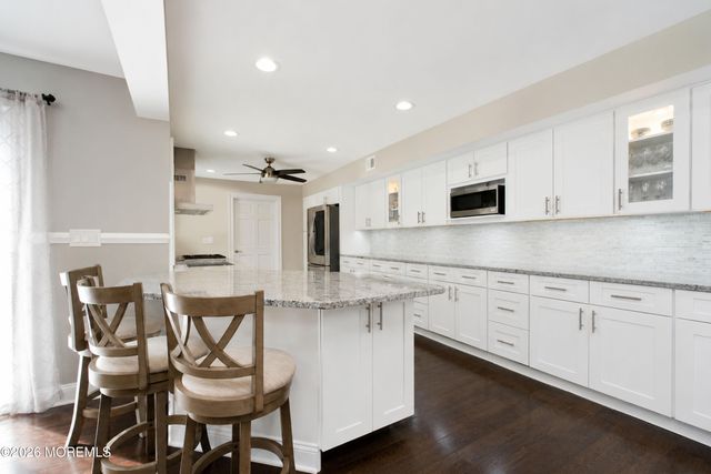 23 Beacon Lane, Matawan, NJ 07747