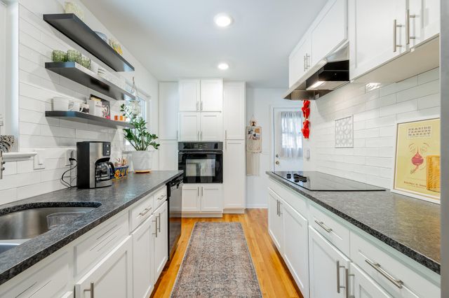 108 Forrest Avenue S, Lookout Mountain, TN 37350