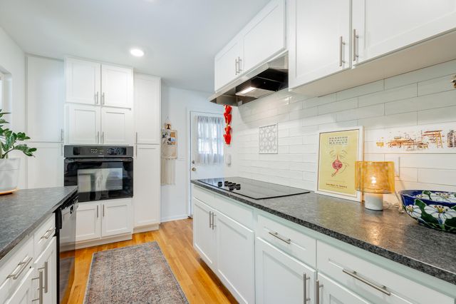 108 Forrest Avenue S, Lookout Mountain, TN 37350