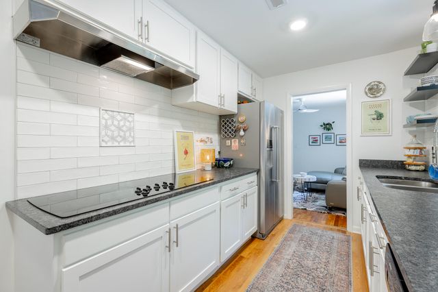108 Forrest Avenue S, Lookout Mountain, TN 37350