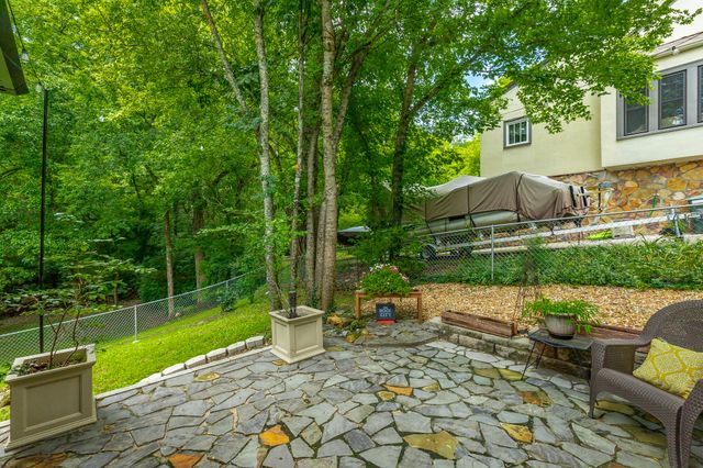 108 Forrest Avenue S, Lookout Mountain, TN 37350
