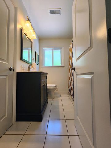108 Forrest Avenue S, Lookout Mountain, TN 37350
