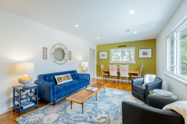 108 Forrest Avenue S, Lookout Mountain, TN 37350