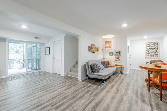 108 Forrest Avenue S, Lookout Mountain, TN 37350