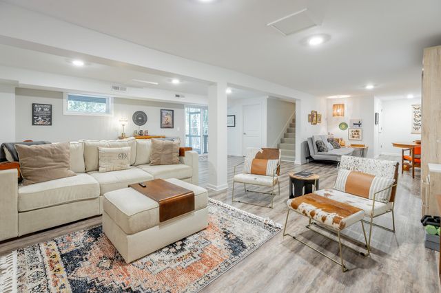 108 Forrest Avenue S, Lookout Mountain, TN 37350