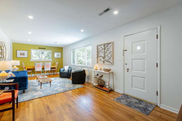 108 Forrest Avenue S, Lookout Mountain, TN 37350