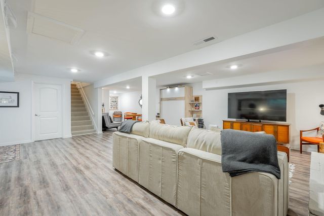 108 Forrest Avenue S, Lookout Mountain, TN 37350