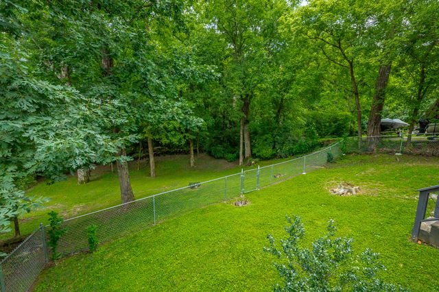 108 Forrest Avenue S, Lookout Mountain, TN 37350