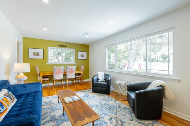 108 Forrest Avenue S, Lookout Mountain, TN 37350
