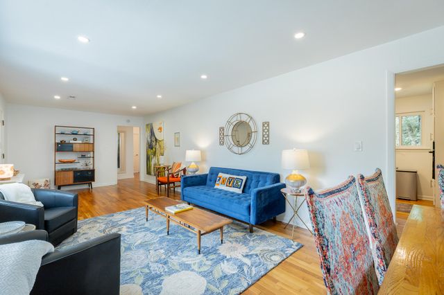 108 Forrest Avenue S, Lookout Mountain, TN 37350