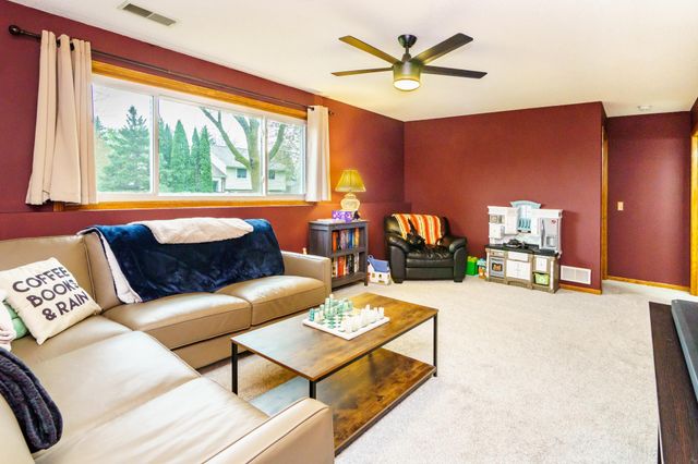 8352 168th Street W, Lakeville, MN 55044