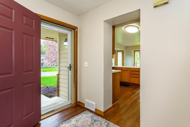 8352 168th Street W, Lakeville, MN 55044