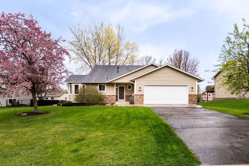 8352 168th Street W, Lakeville, MN 55044