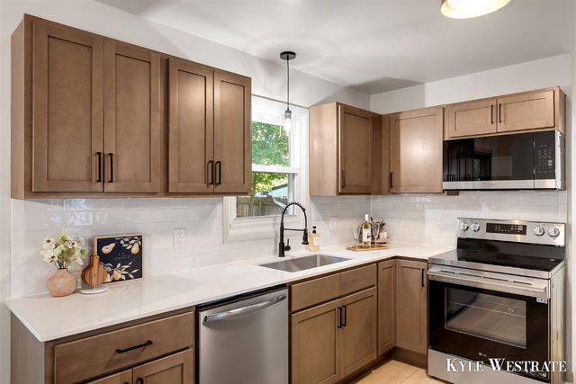 8184 E Chester Avenue, Byron Center, MI 49315
