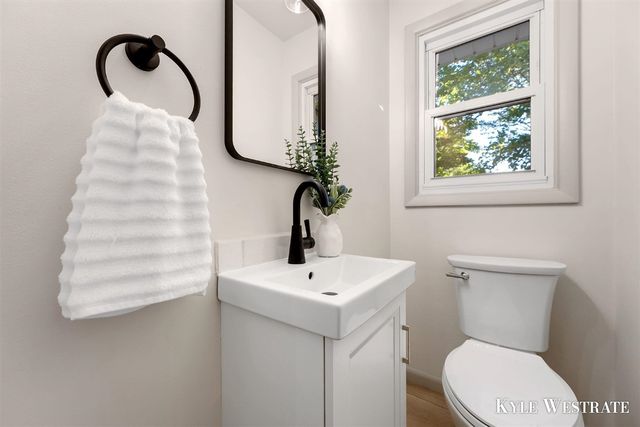 8184 E Chester Avenue, Byron Center, MI 49315