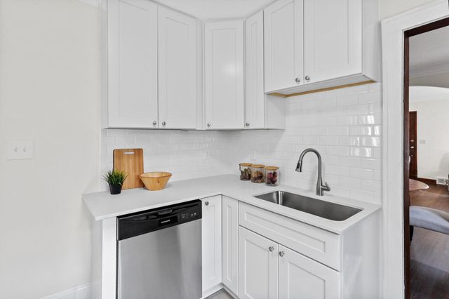 620 Upton Avenue S, Minneapolis, MN 55405