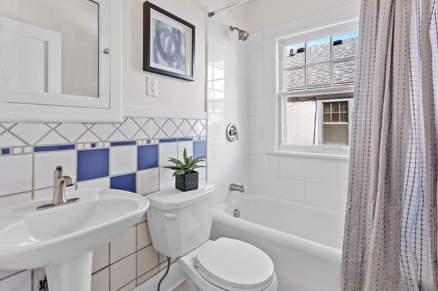 620 Upton Avenue S, Minneapolis, MN 55405