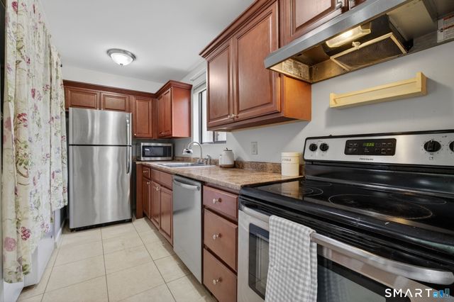 44 Mohawk Trail 44, Guilford, CT 06437