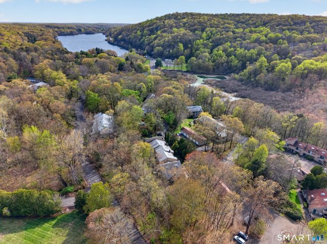 44 Mohawk Trail 44, Guilford, CT 06437