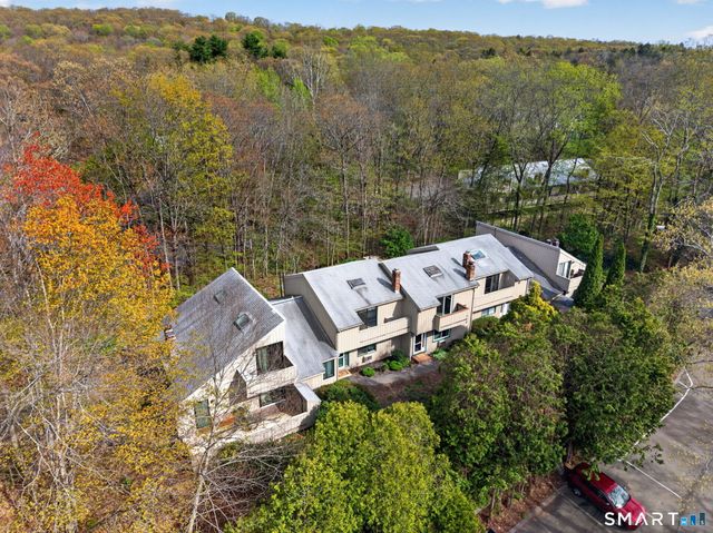 44 Mohawk Trail 44, Guilford, CT 06437
