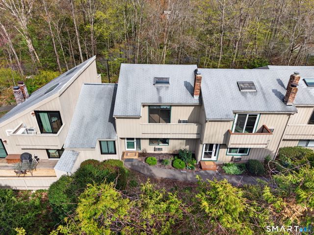 44 Mohawk Trail 44, Guilford, CT 06437
