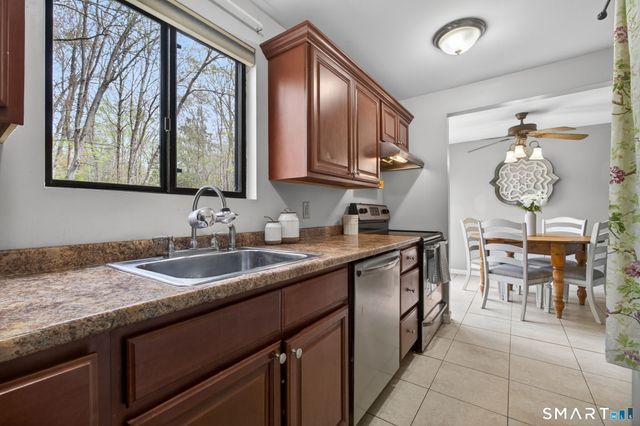 44 Mohawk Trail 44, Guilford, CT 06437