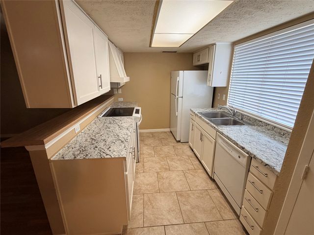 2051 Embassy Way, Carrollton, TX 75006