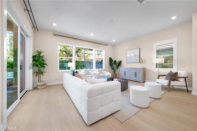 79 Pelican, Irvine, CA 92618