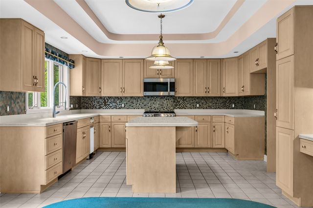4850 Autumn Drive NE, Cedar Rapids, IA 52411