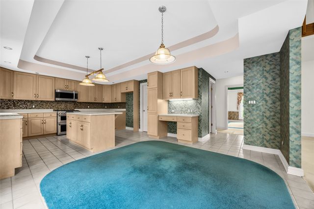 4850 Autumn Drive NE, Cedar Rapids, IA 52411