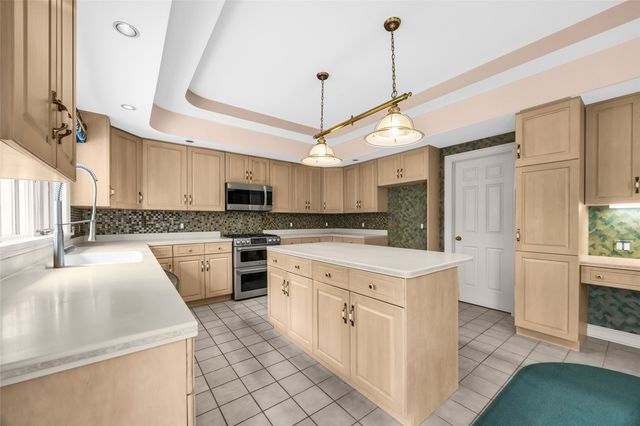 4850 Autumn Drive NE, Cedar Rapids, IA 52411