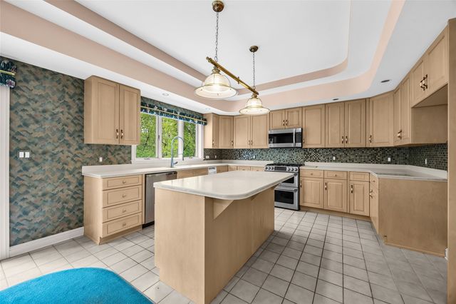 4850 Autumn Drive NE, Cedar Rapids, IA 52411