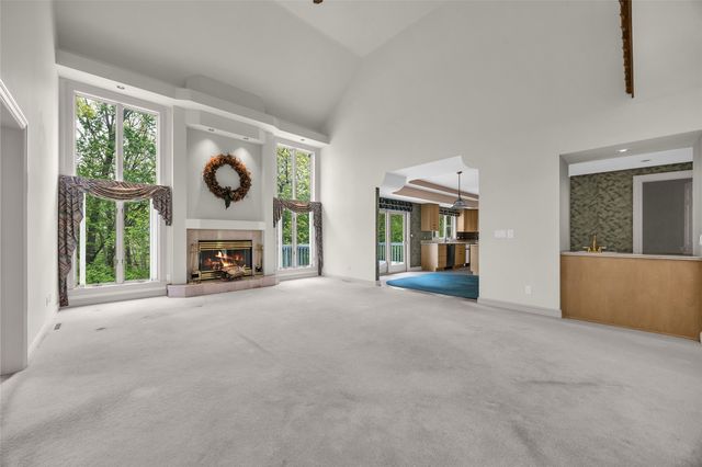 4850 Autumn Drive NE, Cedar Rapids, IA 52411
